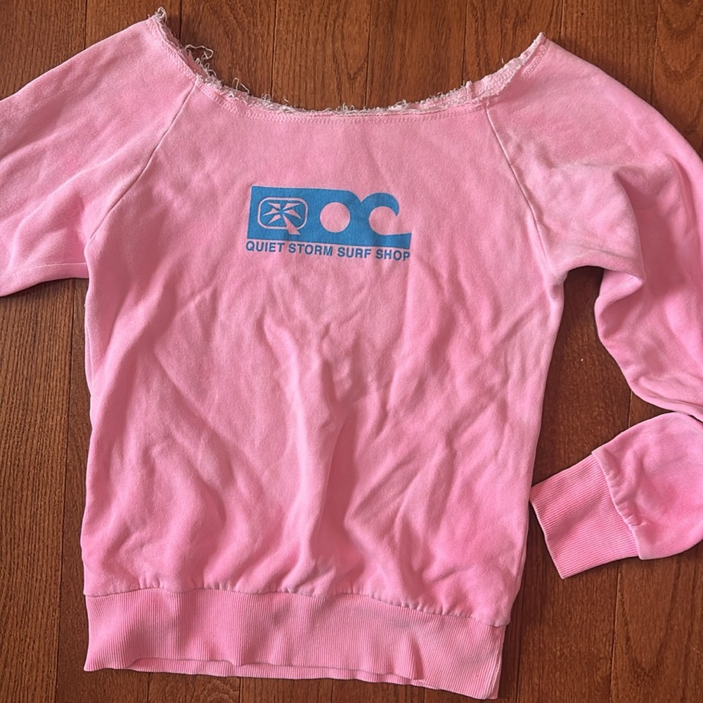 Long sleeve cut neck sweatshirt/ thick Tee